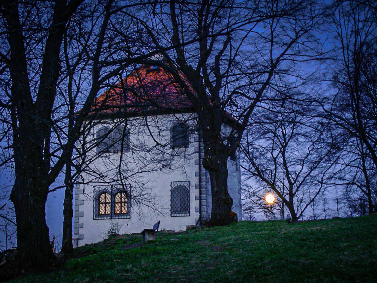 „Leben und Tod des kleinen Rotkäppchens – Eine Tragödie“ - SCHLOSS BATZDORF